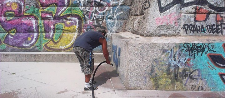 Pískování - odstranění graffity Praha